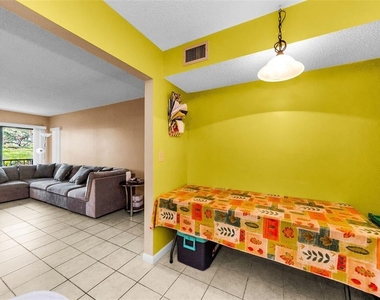 2575 Pine Ridge Way S - Photo Thumbnail 5