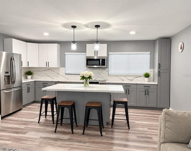 11723 Raintree Village Boulevard - Photo Thumbnail 5