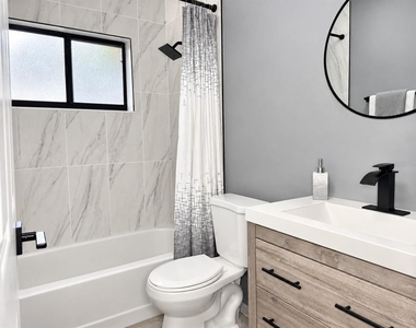 11723 Raintree Village Boulevard - Photo Thumbnail 14