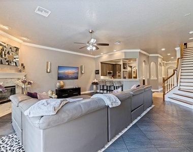 618 Saxony Boulevard - Photo Thumbnail 23