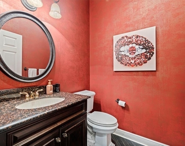 618 Saxony Boulevard - Photo Thumbnail 16