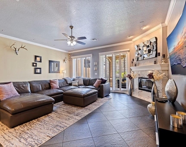 618 Saxony Boulevard - Photo Thumbnail 18