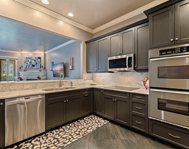 618 Saxony Boulevard - Photo Thumbnail 11