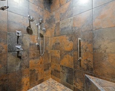 618 Saxony Boulevard - Photo Thumbnail 32