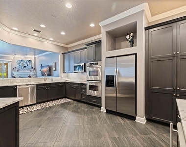 618 Saxony Boulevard - Photo Thumbnail 10