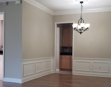 25638 Ferdinand Court - Photo Thumbnail 8