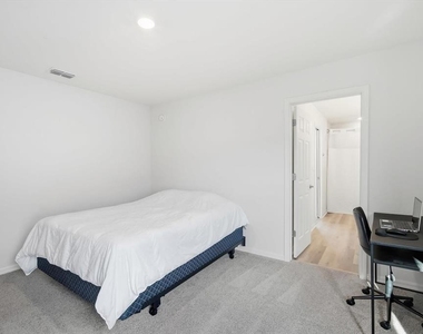 2731 Idyll Lakes Circle - Photo Thumbnail 15