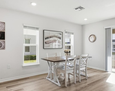 2731 Idyll Lakes Circle - Photo Thumbnail 7