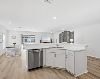 2731 Idyll Lakes Circle - Photo Thumbnail 5