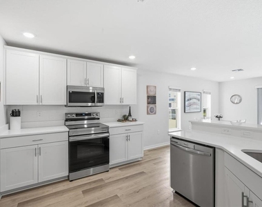 2731 Idyll Lakes Circle - Photo Thumbnail 4