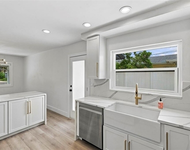 804 Bruce Avenue - Photo Thumbnail 8