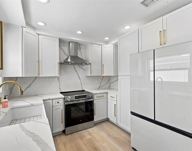 804 Bruce Avenue - Photo Thumbnail 9