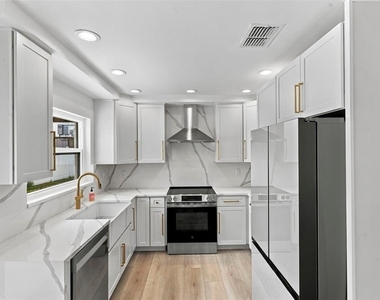 804 Bruce Avenue - Photo Thumbnail 7