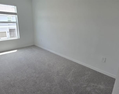 2248 Lesser Goldfinch Drive - Photo Thumbnail 21