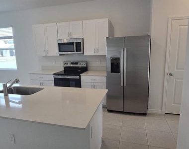 2248 Lesser Goldfinch Drive - Photo Thumbnail 9