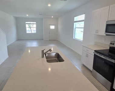 2248 Lesser Goldfinch Drive - Photo Thumbnail 3