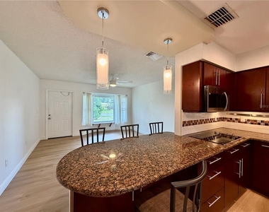 4100 45th Avenue N - Photo Thumbnail 5
