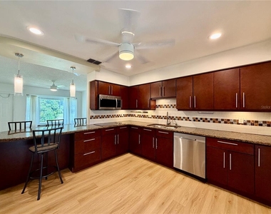 4100 45th Avenue N - Photo Thumbnail 7