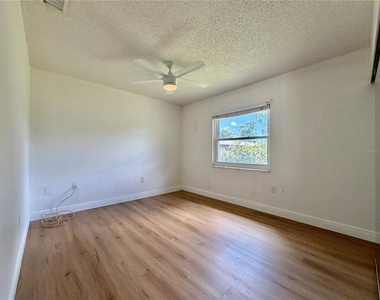 4100 45th Avenue N - Photo Thumbnail 12