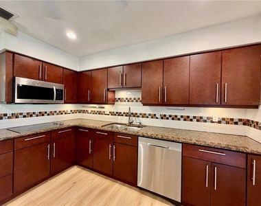 4100 45th Avenue N - Photo Thumbnail 6