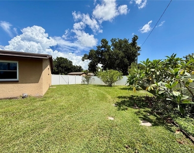 4100 45th Avenue N - Photo Thumbnail 20