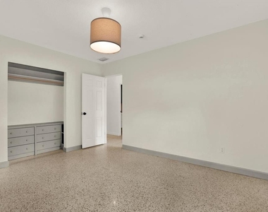 5531 13th Avenue N - Photo Thumbnail 14