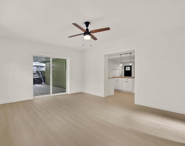 5531 13th Avenue N - Photo Thumbnail 7