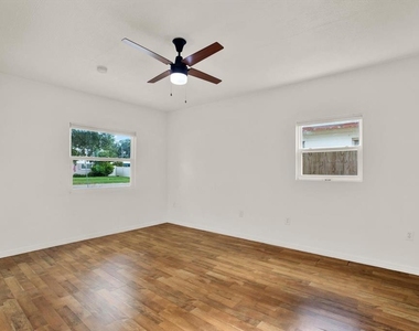 5531 13th Avenue N - Photo Thumbnail 9
