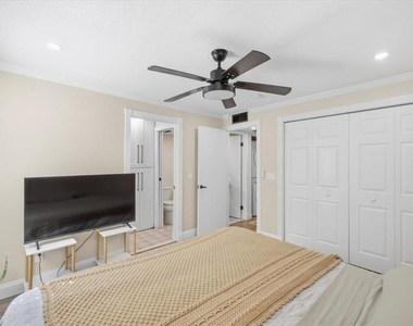 4769 Puritan Circle - Photo Thumbnail 14