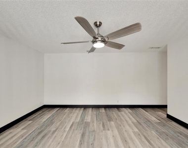 6301 Newtown Circle - Photo Thumbnail 50