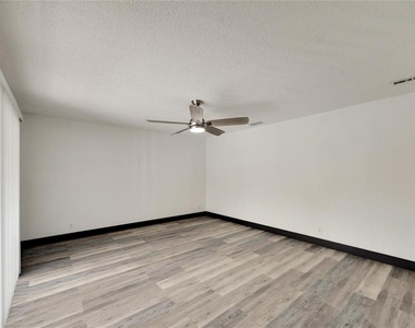 6301 Newtown Circle - Photo Thumbnail 51