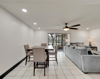 6301 Newtown Circle - Photo Thumbnail 16