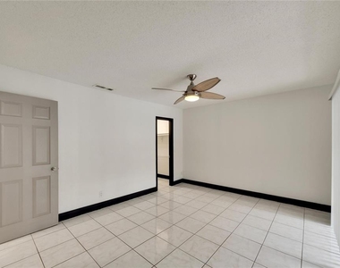 6301 Newtown Circle - Photo Thumbnail 46