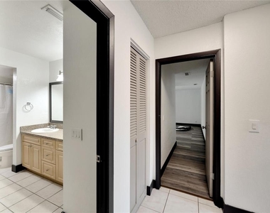 6301 Newtown Circle - Photo Thumbnail 38
