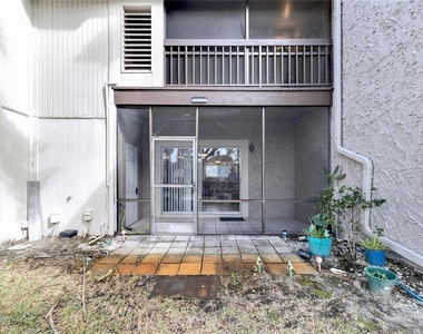 6301 Newtown Circle - Photo Thumbnail 22