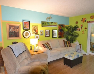 126 Caryl Way - Photo Thumbnail 28