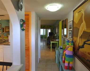 126 Caryl Way - Photo Thumbnail 3