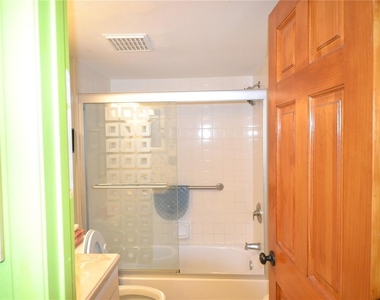 126 Caryl Way - Photo Thumbnail 18