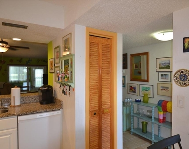 126 Caryl Way - Photo Thumbnail 7