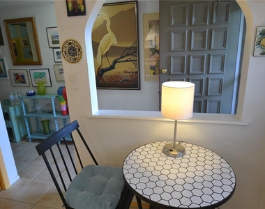 126 Caryl Way - Photo Thumbnail 8