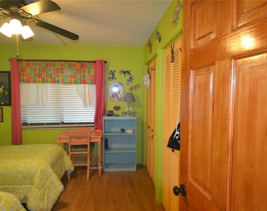 126 Caryl Way - Photo Thumbnail 15