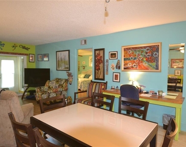 126 Caryl Way - Photo Thumbnail 24