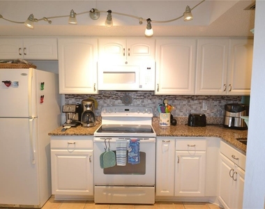 126 Caryl Way - Photo Thumbnail 4