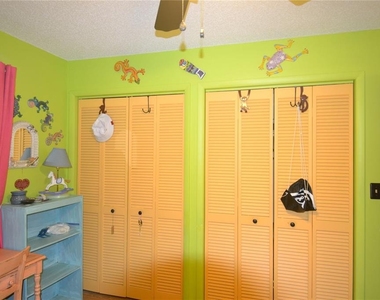 126 Caryl Way - Photo Thumbnail 16