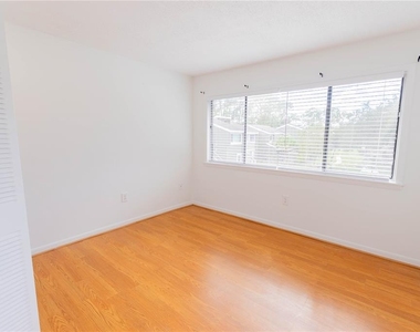 6094 Peregrine Avenue - Photo Thumbnail 17