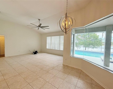 13535 Bluewater Circle - Photo Thumbnail 7