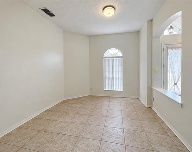 13535 Bluewater Circle - Photo Thumbnail 8