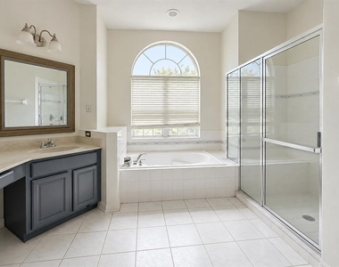 13535 Bluewater Circle - Photo Thumbnail 14
