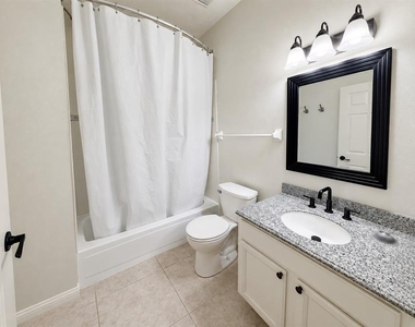 13535 Bluewater Circle - Photo Thumbnail 18