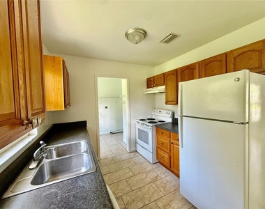 1435 Ne 22nd Avenue - Photo Thumbnail 8